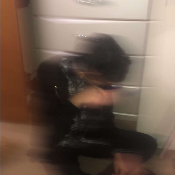 Meet your Posher, Liz - Picture 1 of 1